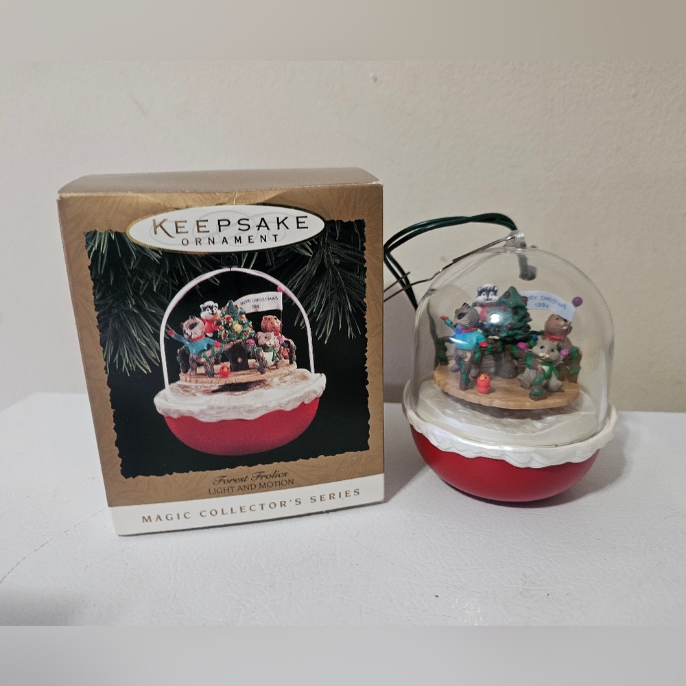 Hallmark “Forest Frolics” Ornament Magic Light and Motion 6th in Series